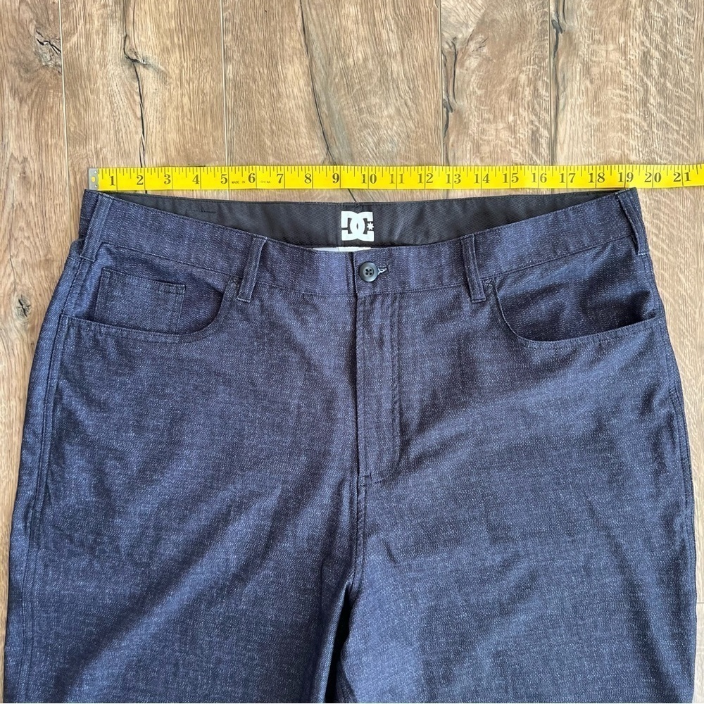DC Shoe Company Shorts - Picture 4 of 5
